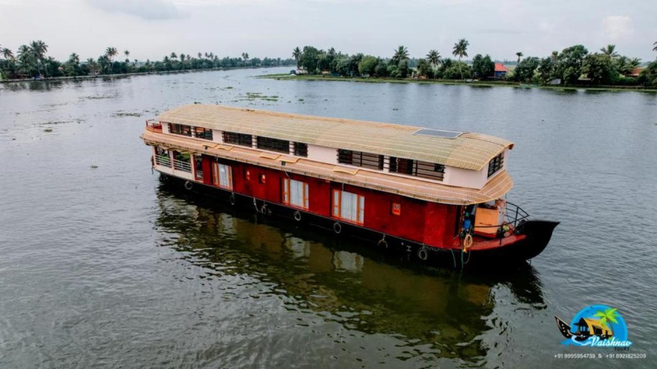 מלון Alappuzha Vaishnav Tours מראה חיצוני תמונה