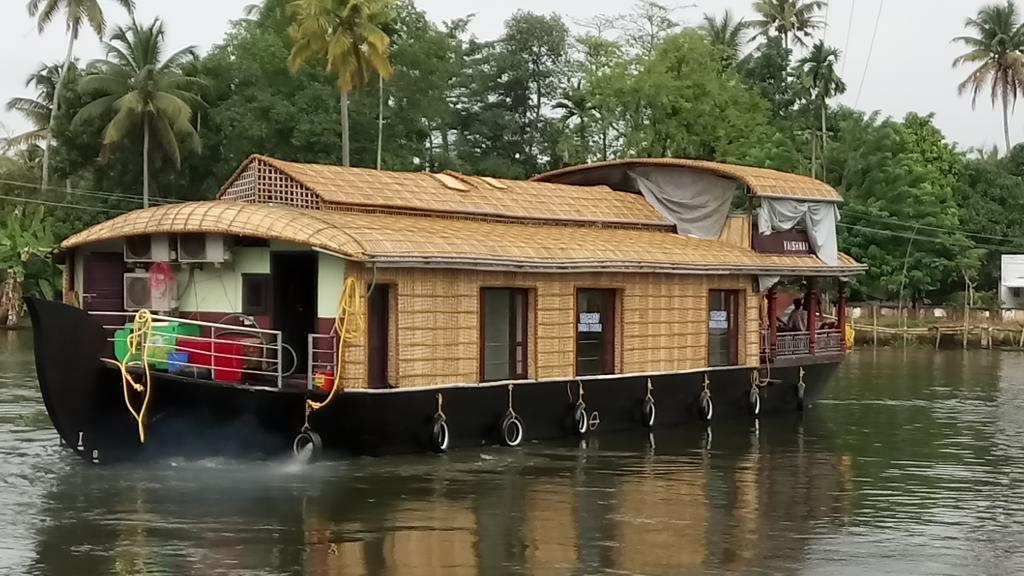 מלון Alappuzha Vaishnav Tours מראה חיצוני תמונה