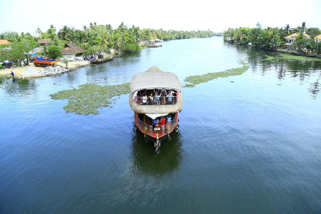 מלון Alappuzha Vaishnav Tours מראה חיצוני תמונה