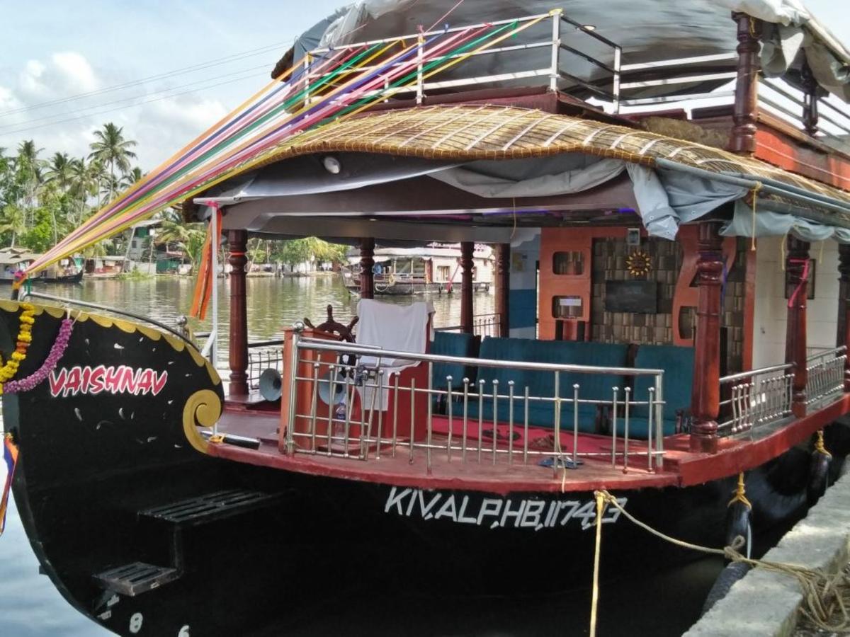 מלון Alappuzha Vaishnav Tours מראה חיצוני תמונה